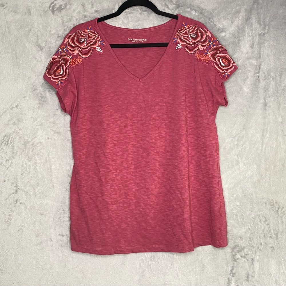 Soft Surroundings Embroidered Graphic Sleeve Pink V Neck Top Sz XL